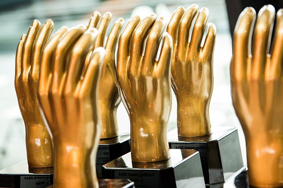 handling award handling award